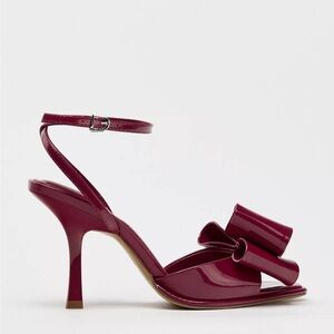 Zara Patent Effect Bow Sandals

Color- Strawberry Red 

-Size 10

NEW